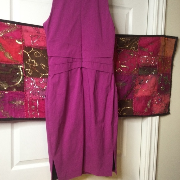 Gorgeous pink Le Chateau stretch dress - Picture 4 of 12